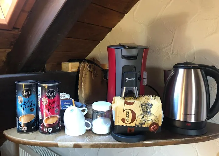 Rustikale Wanderhuette Am Angelteich Wirschweiler